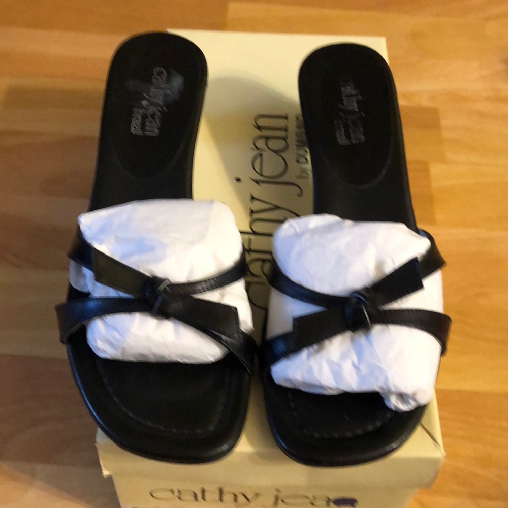 Cathy Jean black size 7 sandals